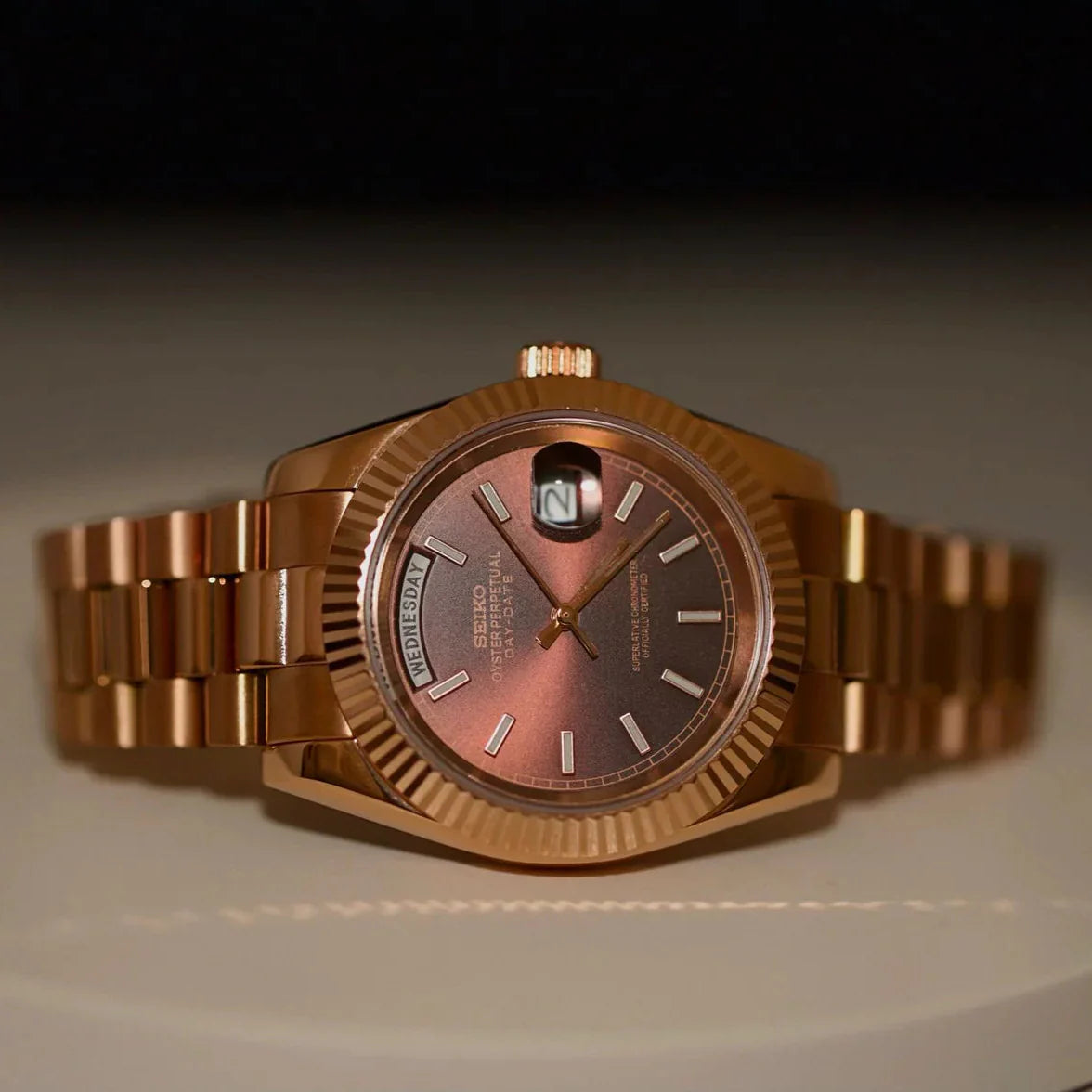 SEIKO MOD DAY DATE | CHOCOLAT OR