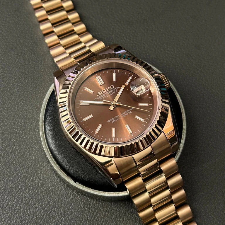 SEIKO MOD DAY DATE | CHOCOLAT OR